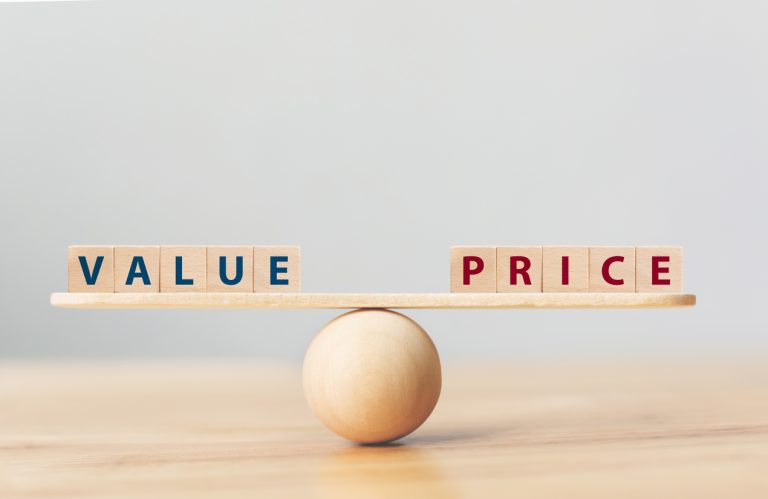 A picture of value and price balanced on a ball which depicts hypnotherapy pricing